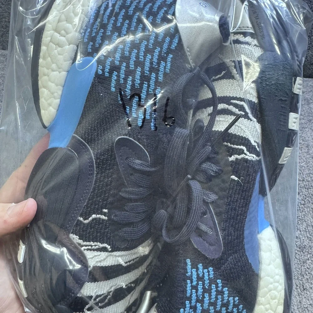 Adidas Basketball Shoes Mens 10 Trae Young 2.0 Navy Blue ID2210 EUC